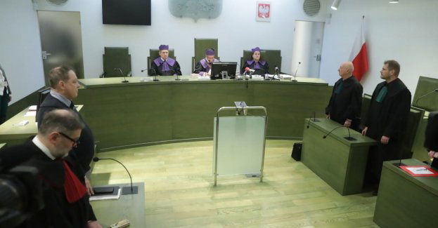 Sąd Najwyższy uchylił wyrok ws. organizacji lotu do Smoleńska w 2010 r.