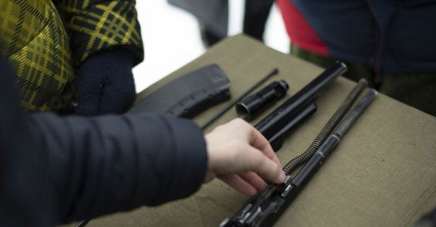 Zmasowana akcja policji; odkryto nielegalne arsenały broni i materiałów wybuchowych