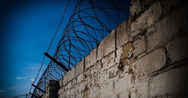 Zamaskowani przestępcy żądali 150 tys. zł, policja ujęła jednego z nich