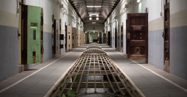 Tymczasowy areszt dla matki dwóch dziewczynek, których ciała znaleziono w pogorzelisku