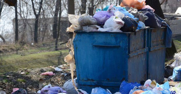 Burmistrz Kłodzka szacuje, że po powodzi trzeba będzie wywieźć 10 tys. ton śmieci