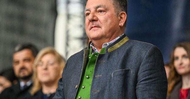Robert Makłowicz odczyta nazwy przystanków komunikacji miejskiej