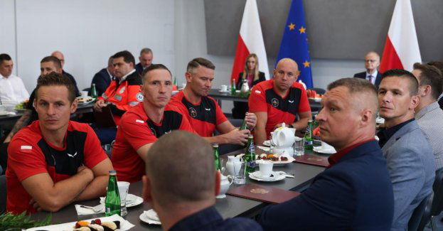 Minister przemysłu podziękowała ratownikom, którzy uratowali górnika w Rydułtowach