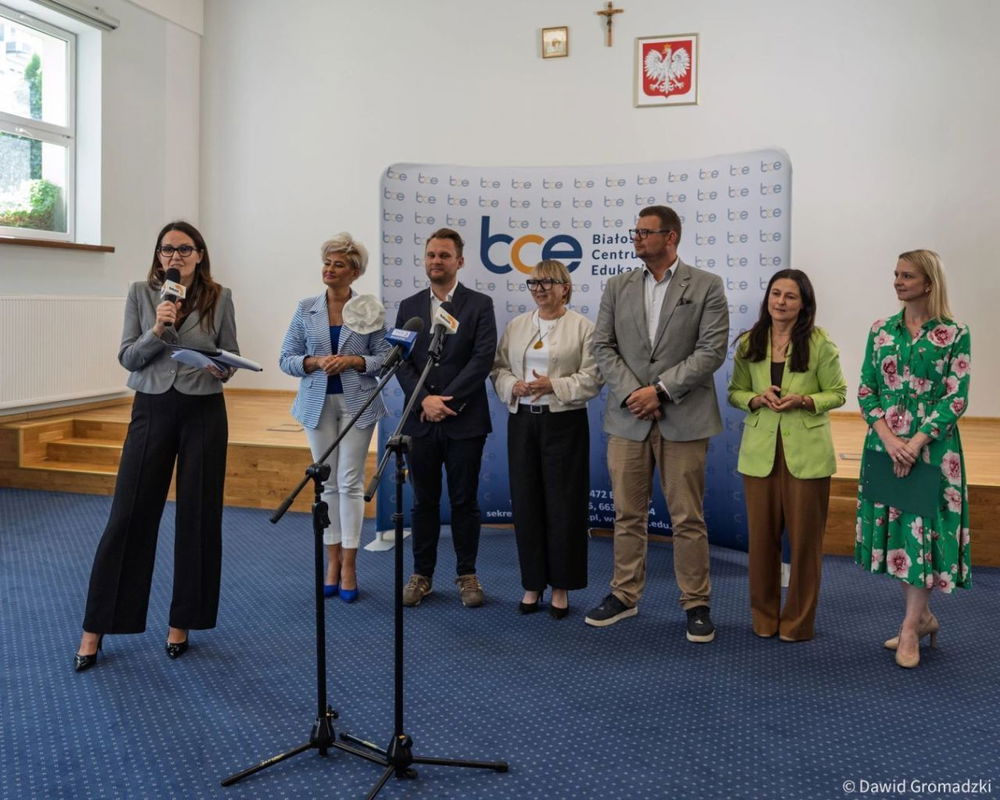 zdjęcie: Wsparcie dla nauczycieli / fot. nadesłane