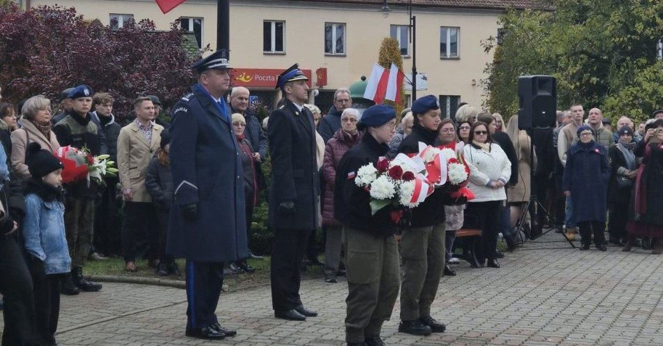 zdjęcie: Policjanci z Radziejowa na obchodach Święta Niepodległości / fot. KPP w Radziejowie 1