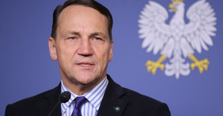 zdjęcie: Sikorski ostrzega przed ufaniem Rosji i wskazuje na akty terroru / Warszawa, 16.01.2026. Wicepremier, minister spraw zagranicznych RP Radosław Sikorski na briefingu prasowym w siedzibie MSZ w Warszawie, 16 bm. Spotkanie dot. wizyty szefa MSZ w Indiach, planowanej w dniach 17-20 stycznia br. (mr) PAP/Paweł Supernak