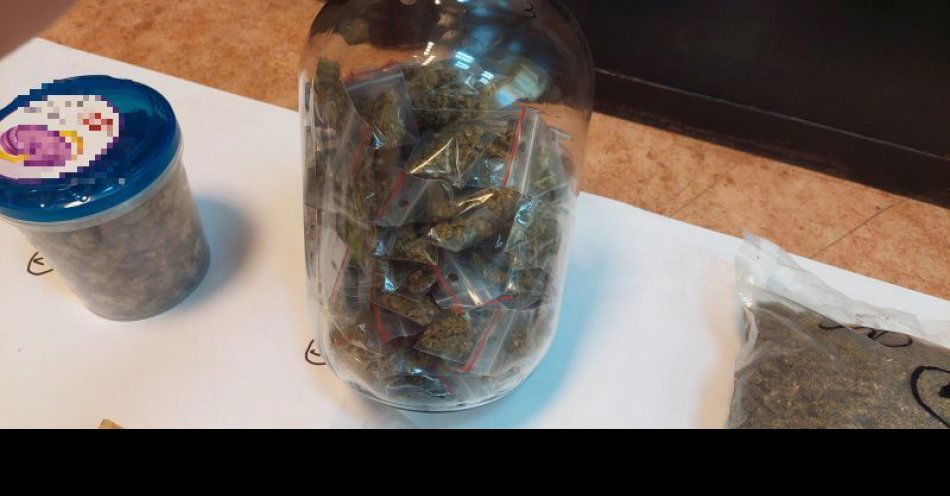 zdjęcie: 32-latek odpowie za posiadanie blisko 2 kilogramów narkotyków / fot. KPP w Chojnicach