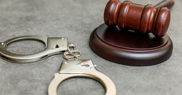Prokurator żąda 18 lat więzienia dla b. policjanta za spowodowanie śmierci mieszkańca Piątku