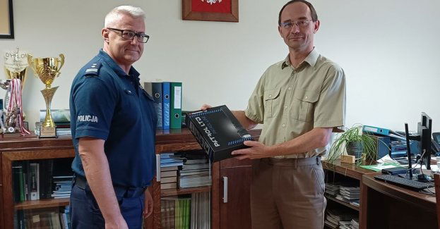 Nowoczesne latarki dla policjantów z komisariatu w Koronowie