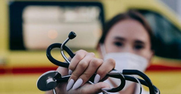 Cztery osoby w szpitalu po zderzeniu karetki z samochodem osobowym w pow. zamojskim