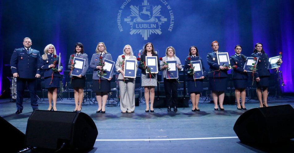 zdjęcie: Dzielnicowa z Hrubieszowa wyróżniona na gali w Lublinie / fot. KPP Hrubieszów