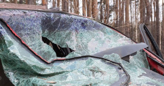 Śmiertelny wypadek w Rotembarku, zginął 18-letni kierowca osobówki