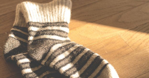 Diamenty, szmaragdy i rubiny przemytniczka ukryła w skarpetce; wpadła w Warszawie