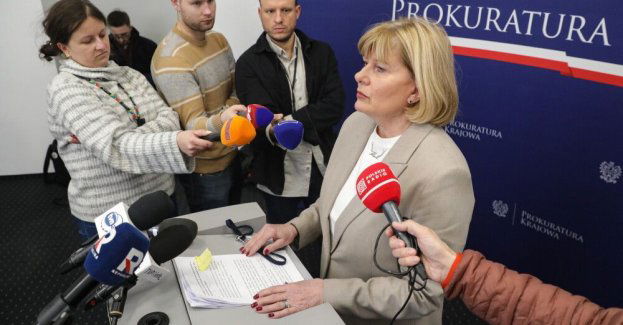 Prokuratura: czynności prowadzone są wobec b. rzeczników dyscyplinarnych, a nie wobec KRS