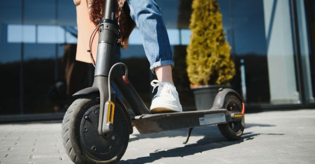 Mandaty m.in. za jazdę po chodniku