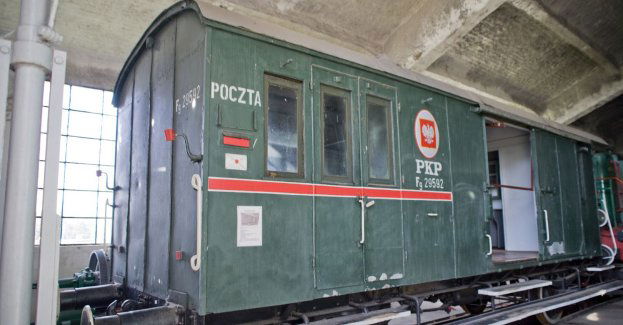 PKP PLK przekazały organizacjom kolejowe pamiątki