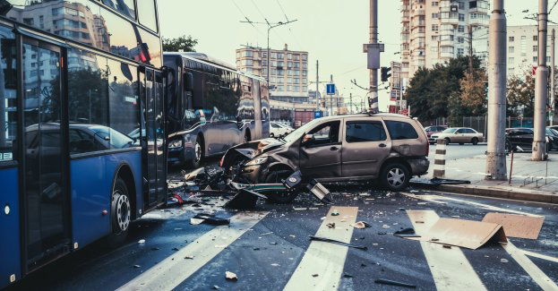 Prokuratura przedstawiła zarzut kierowcy, który zderzył się z autobusem miejskim