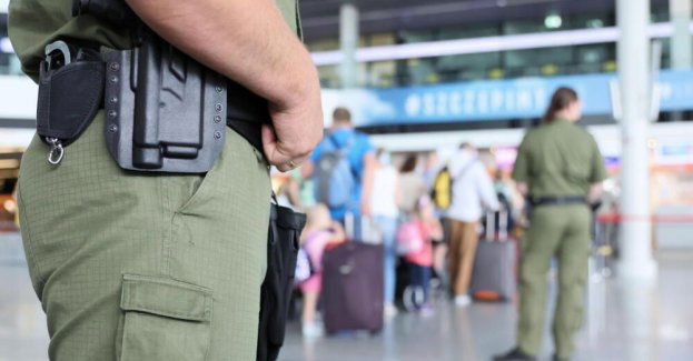 Pijany pasażer prosto z samolotu trafił do izby wytrzeźwień