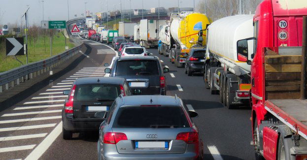 83 godziny muszą czekać ciężarówki na odprawę w Medyce