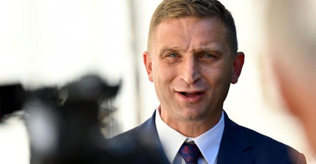 Robert Bąkiewicz z prokuratorskim zarzutem uszkodzenia zabytku