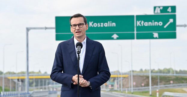 Otwierając odcinki dróg likwidujemy bariery rozwoju gospodarczego w regionach, które były zapomniane