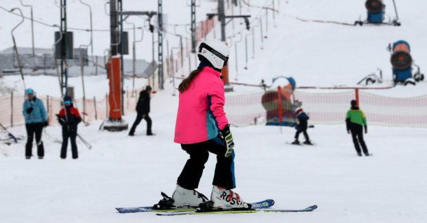 Ruszyły pierwsze wyciągi narciarskie; można szusować w Tyliczu i Bukowinie