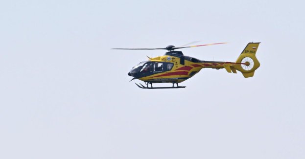 Śmiertelny wypadek na S8 w Warszawie. Auto osobowe zderzyło się z karetką