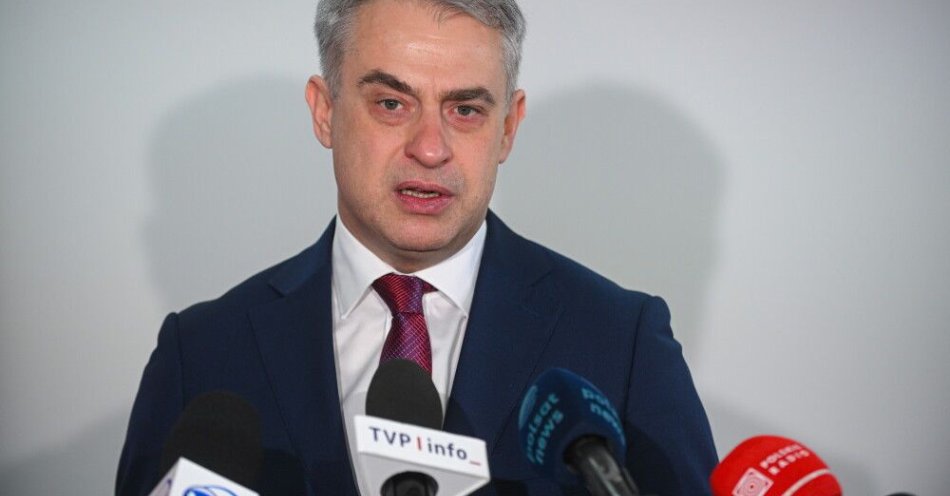 zdjęcie: Gawkowski: Polska nigdy nie zgodzi się na obowiązkowe skanowanie prywatnych wiadomości / Warszawa, 29.10.2025. Wicepremier, minister cyfryzacji Krzysztof Gawkowski podczas konferencji prasowej przed rozpoczęciem ogólnopolskiego testu kompetencji cyfrowych – IT Fitness Test 2025, 29 bm. w Technikum nr 7 w Zespole Szkół im. inż. Stanisława Wysockiego w Warszawie. Wydarzenie jest organizowane w całym kraju przez Związek Cyfrowa Polska. (jm) PAP/Marcin Obara