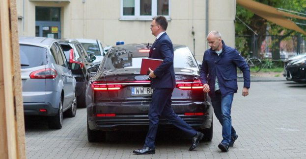 Marszałek Hołownia przybył do prokuratury na przesłuchanie ws. jego słów o „zamachu stanu”
