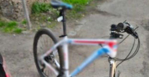 Tysiąc złotych mandatu karnego za poruszanie się rowerem w stanie po użyciu alkoholu otrzymał mieszkaniec powiatu wałbrzyskiego