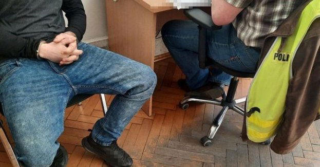 Pojechali po poszukiwanego. okazało się, że w mieszkaniu trzyma przedmioty pochodzące z przestępstwa oraz narkotyki