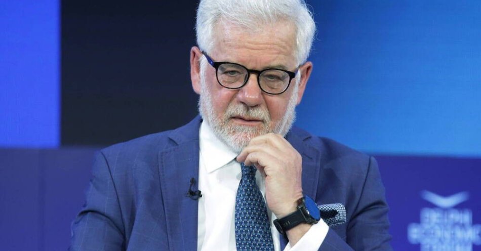 zdjęcie: Czaputowicz: Wenezuelę i Grenlandię łączy sprzeczność geopolitycznych wektorów / epa10596919 Jacek Czaputowicz, były ministrem spraw zagranicznych Polski, uczestniczy w Delphi Economic Forum VIII w Delphi, Grecja, 28 kwietnia 2023 r. Forum angażuje liderów polityki, gospodarki, biznesu i środowiska akademickiego w wysiłek mający na celu stawienie czoła pojawiającym się wyzwaniom, wywieranie wpływu na krajowe i regionalne agendy oraz promowanie zrównoważonych i społecznie odpowiedzialnych polityk wzrostu dla Europy, szerszego regionu Morza Wschodniego Śródziemnego i Grecji, z