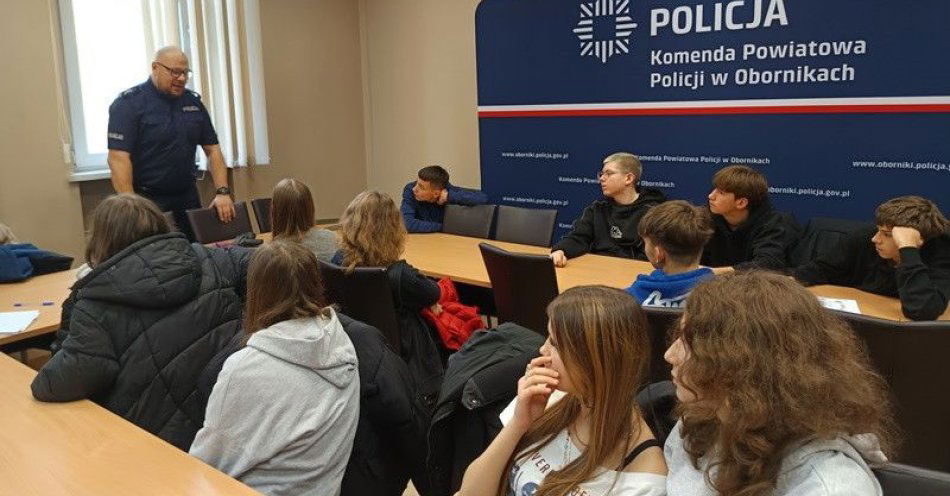 zdjęcie: Uczniowie poznali pracę policjantów podczas Otwartej Firmy / fot. KPP Oborniki