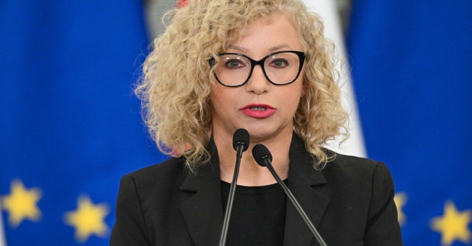 zdjęcie: Kotula: projekt ws. statusu osoby najbliższej zakłada m.in. prawo do mieszkania i alimentów / Warszawa, 17.10.2025. Sekretarz stanu w Kancelarii Prezesa Rady Ministrów Katarzyna Kotula podczas konferencji prasowej w Sejmie, 17 bm. Spotkanie dotyczyło ochrony prawnej związków nieformalnych. (sko) PAP/Radek Pietruszka