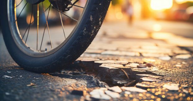 Motorowerzysta zginął w wyrwie po powodzi