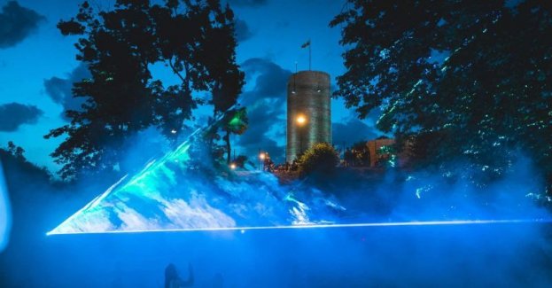 Iluminacje świetlne w starej części miasta