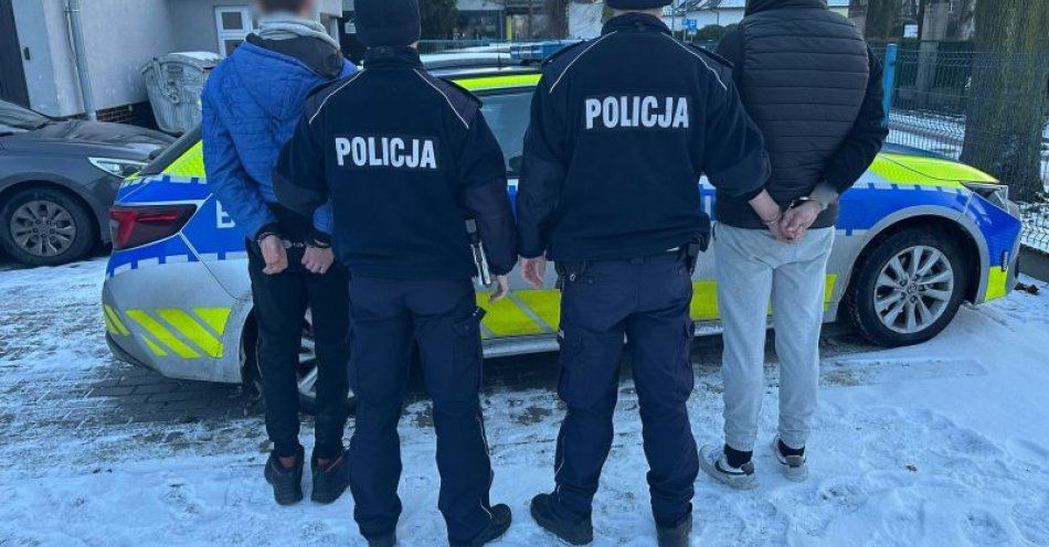 zdjęcie: Trzej Królowie na drodze zatrzymani z amfetaminą i marihuaną / fot. KPP w Miliczu