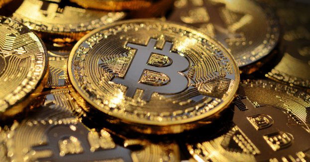 Miał odebrać zaległe pieniądze z inwestycji w kryptowaluty, stracił 160 tys. zł