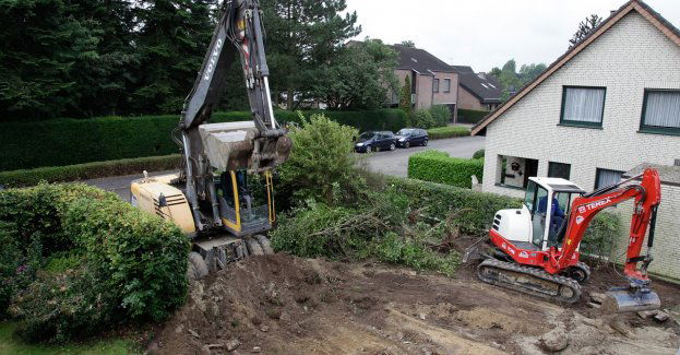 Ziemia przysypała pracownika; mężczyzna zmarł