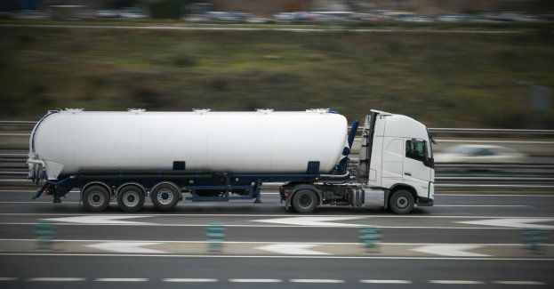 Odblokowany wjazd do Szczecina po rozszczelnieniu cysterny przy autostradzie A6