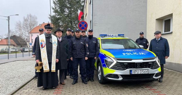 Policjanci otrzymali nowy radiowóz