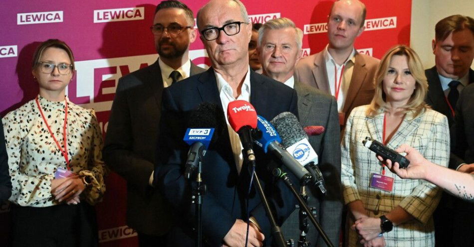 zdjęcie: Czarzasty: nie będę nikogo namaszczał na szefa partii / Szczecin, 16.11.2025. Współprzewodniczący Nowej Lewicy, wicemarszałek Sejmu Włodzimierz Czarzasty (C) podczas konferencji prasowej, po Zachodniopomorskim Kongresie Nowej Lewicy, 16 bm. (mr) PAP/Marcin Bielecki