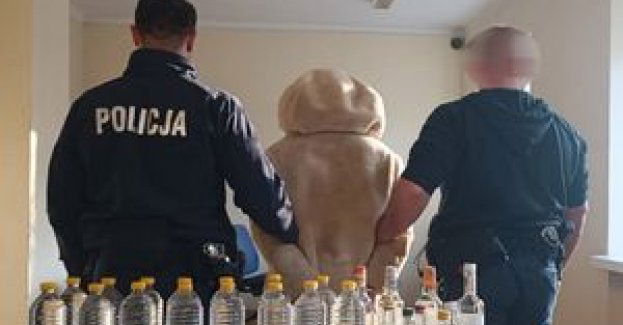 Sprzedawała nielegalny alkohol - zatrzymali ją dzielnicowi