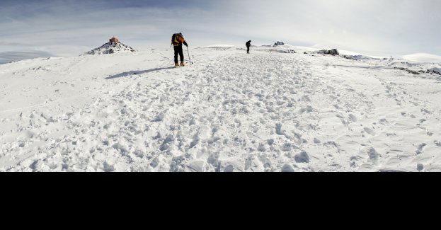 Warunki na szlakach dobre; powyżej 900 m n.p.m. leży śnieg