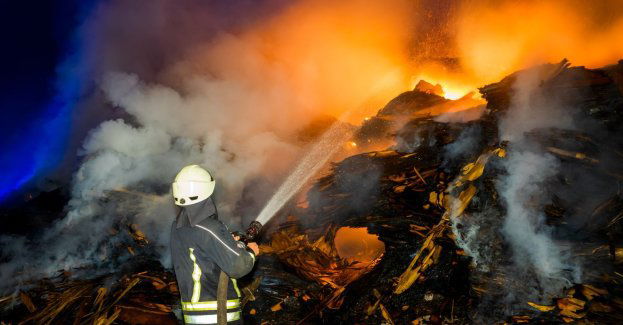 Pożar w sortowni odpadów komunalnych w Korzyścienku