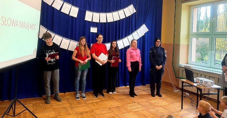 zdjęcie: Słowa mają moc w Trzebiegoszczu. Dzieciństwo bez przemocy / fot. KPP w Lipnie