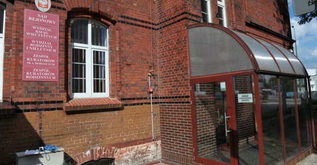 Ruszył proces rodziców z Karlina ws. poparzenia półtorarocznego synka