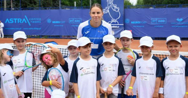 Tenisistka Magda Linette trenowała na poznańskich kortach z 200 dziećmi