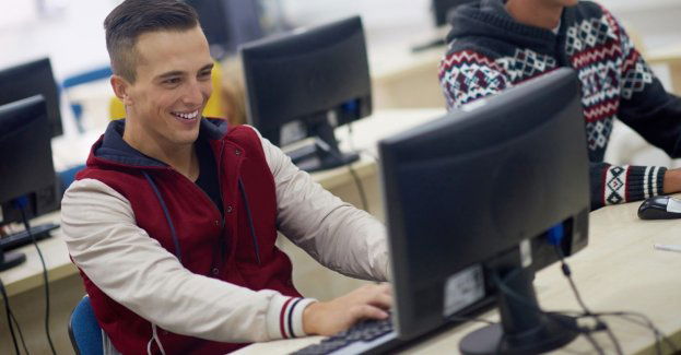 Polscy, czescy, niemieccy i słowaccy uczniowie rywalizują w zawodach z obszaru cyberbezpieczeństwa