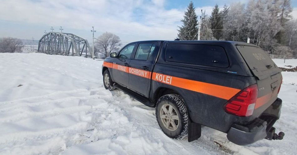 zdjęcie: Wzmożone patrole na torach w powiecie tatrzańskim / fot. KMP w Zakopanem